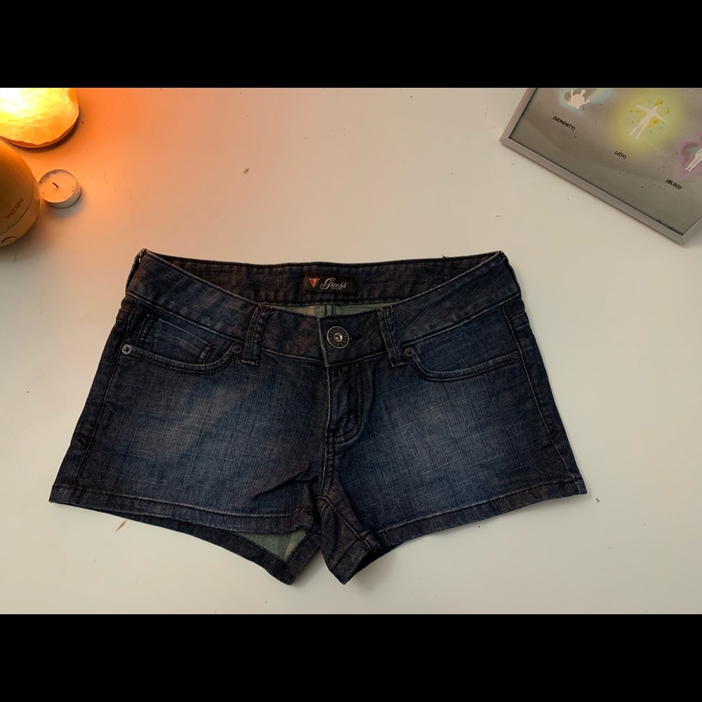 VINTAGE GUESS SHORT 🦋 // 27 US